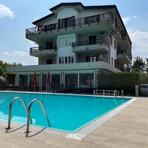 Alexandra Apartahotel